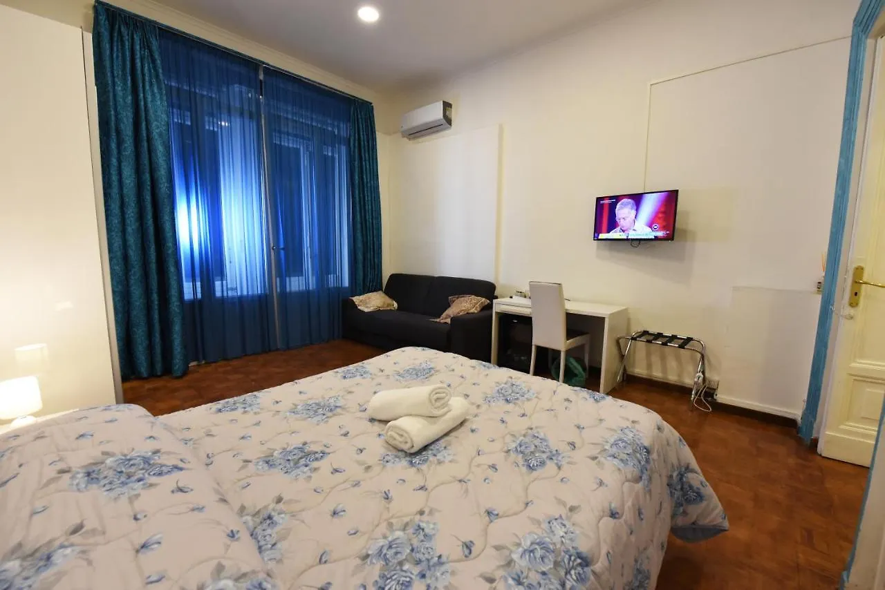 Maison Toledo 210 Naples 3*,  Italy