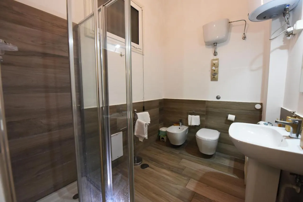 *** Bed & Breakfast Maison Toledo 210 Naples Italy