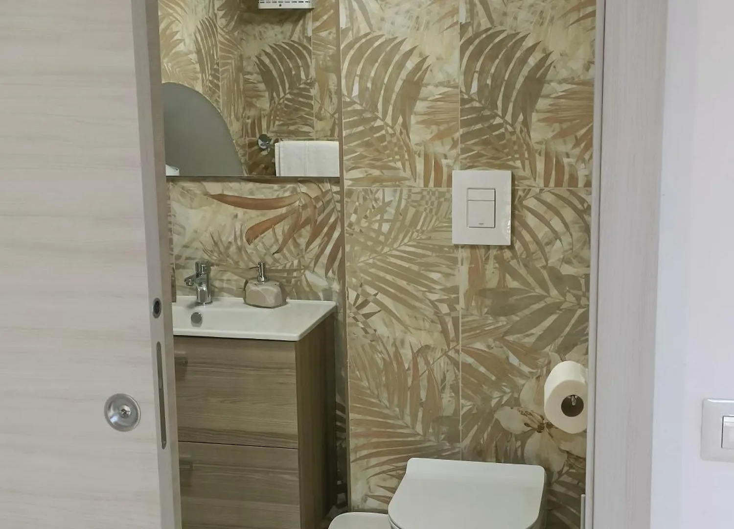 نابولي Maison Toledo 210 3*,